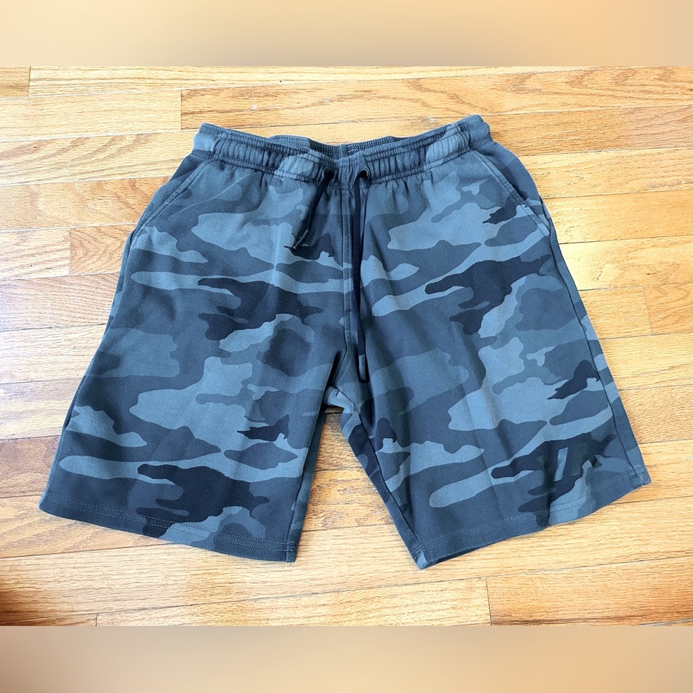 RVCA men’s shorts Size small